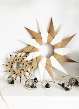 Load image into Gallery viewer, Sand and Vanilla Starburst Paper Decorative Wreath
