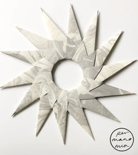 Load image into Gallery viewer, Grey Marble Starburst Paper Decorative Wreath
