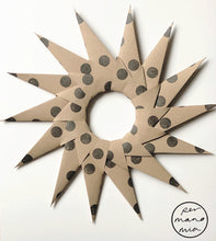 Load image into Gallery viewer, Black Spot Starburst Paper Decorative Wreath
